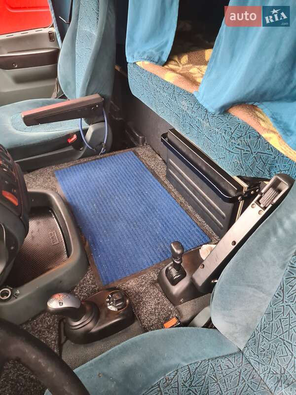 Тягач DAF XF 95 2003 в Варві