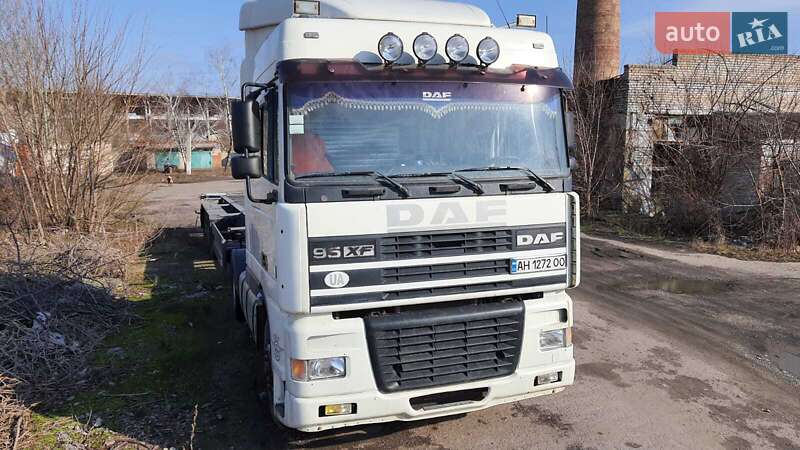 Тентований DAF XF 95 2001 в Слов'янську