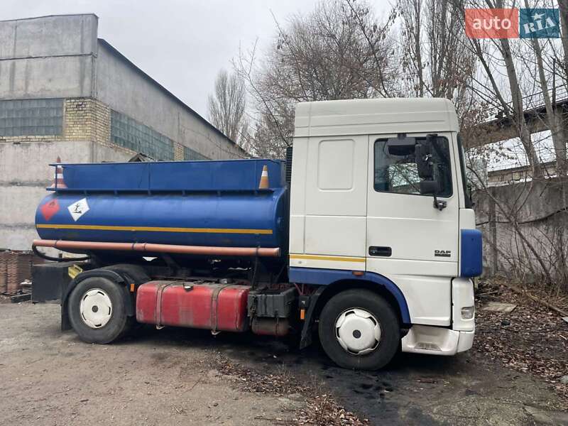 Бензовоз DAF XF 95 2003 в Киеве