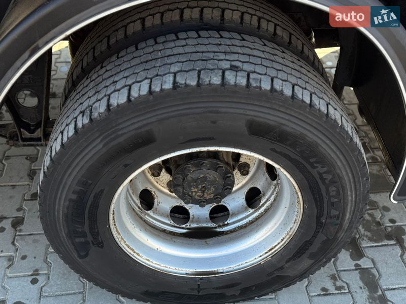 Контейнеровоз DAF XF 95 2002 в Вознесенську