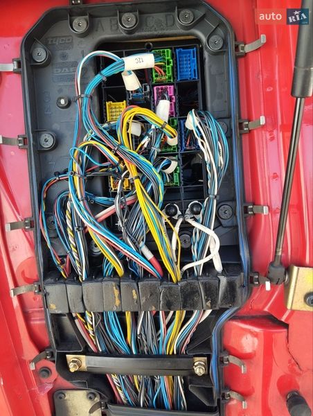 Вантажний фургон DAF XF 95 2006 в Кременчуці