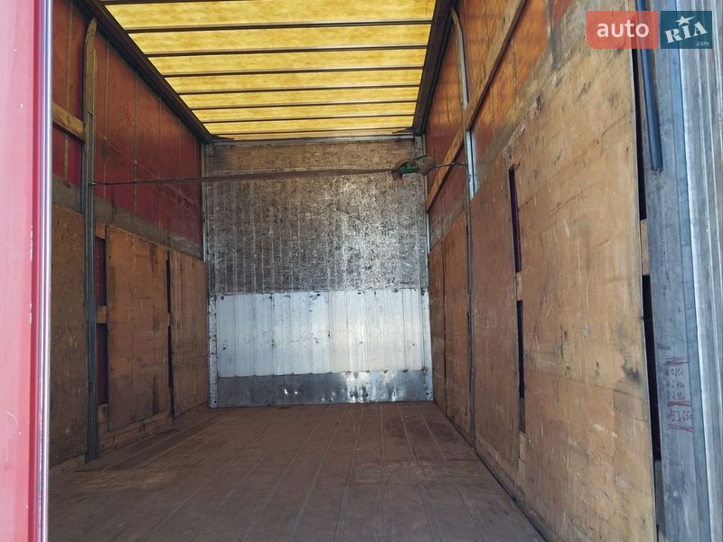 Вантажний фургон DAF XF 95 2006 в Кременчуці