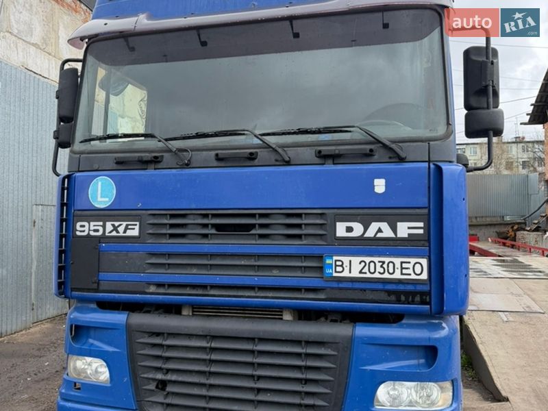 Тягач DAF XF 95 2003 в Лубнах