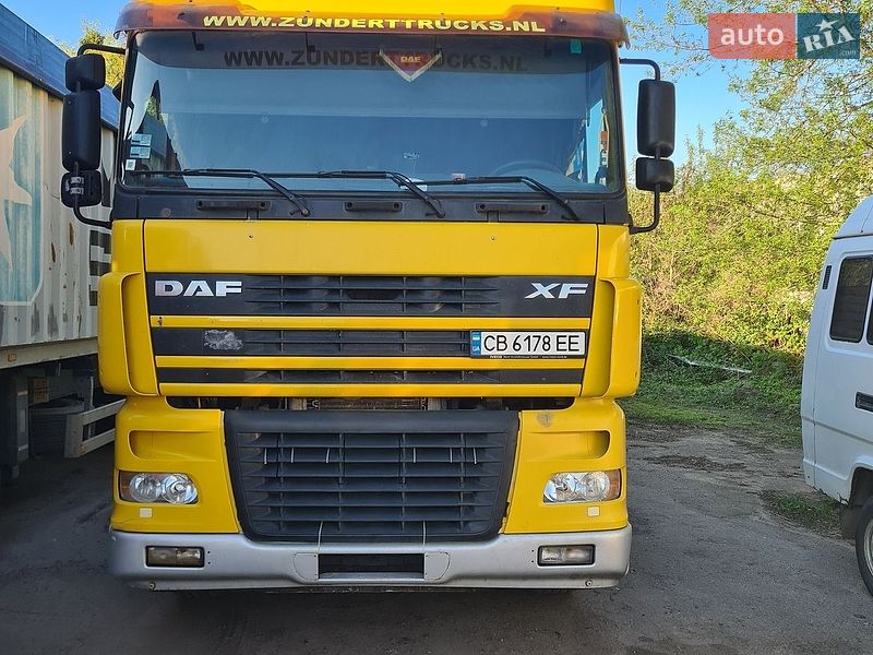 Тягач DAF XF 95 2003 в Варве