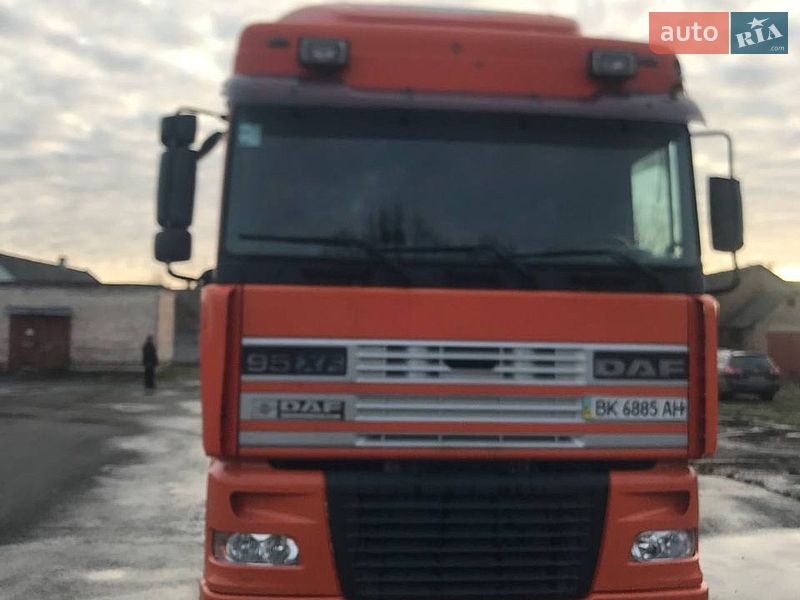 Контейнеровоз DAF XF 95 2000 в Костополе
