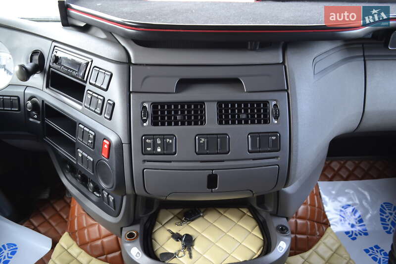 Тягач DAF XF 2015 в Хусте