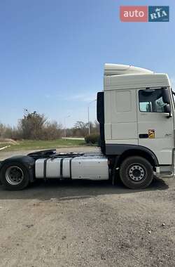Тягач DAF XF 2015 в 