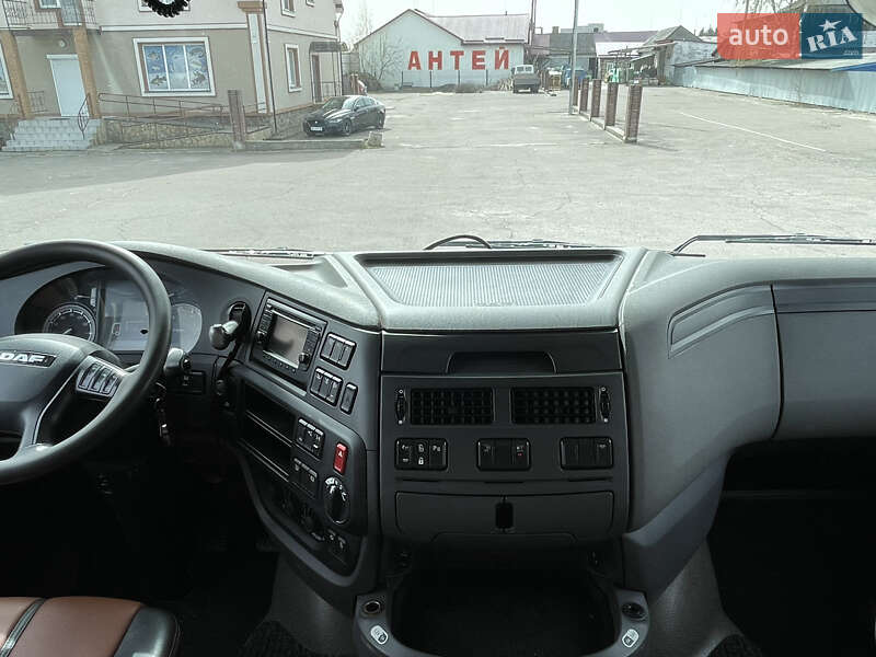 Тягач DAF XF 2016 в Сарнах