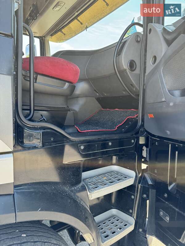 Тягач DAF XF 2015 в Ровно