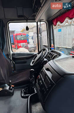 Тягач DAF XF 2000 в 