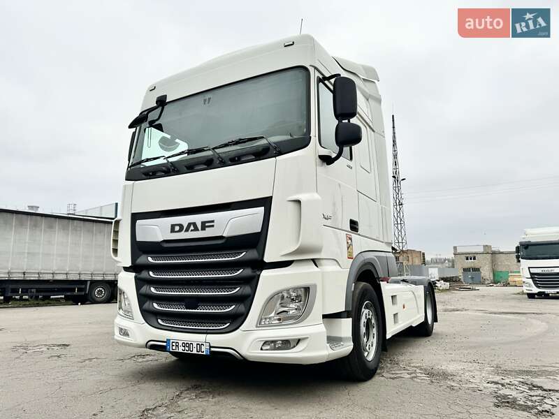 Тягач DAF XF 2017 в Ровно