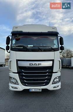 Тягач DAF XF 2015 в 