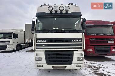 Тягач DAF XF 1999 в Прилуках