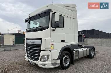 Тягач DAF XF 2015 в 