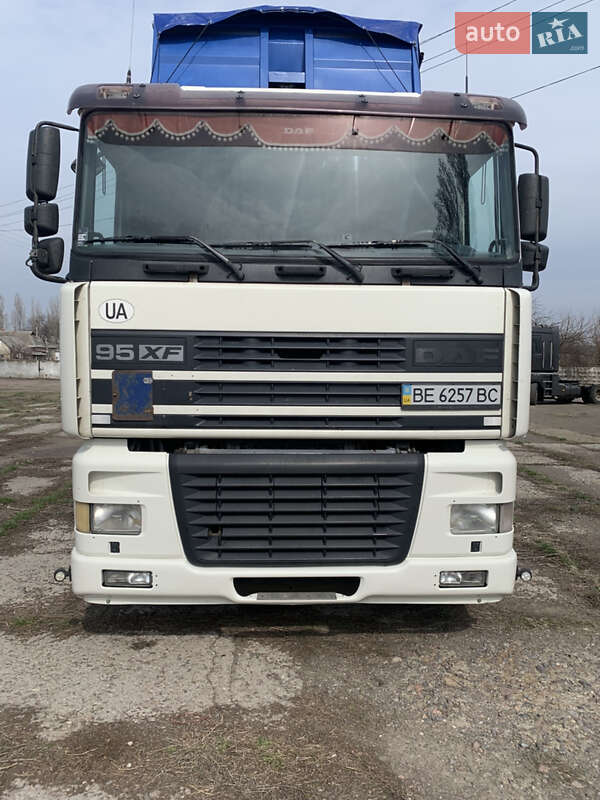 Самоскид DAF XF 2000 в Кривому Озері
