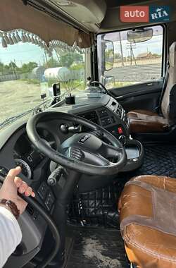 Тягач DAF XF 2015 в 