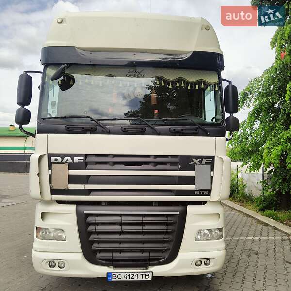 Контейнеровоз DAF XF 2012 в 