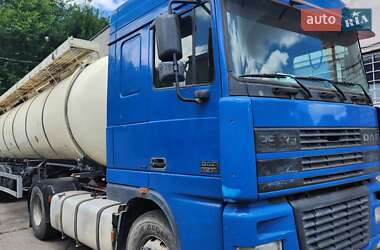 Тягач DAF XF 2002 в 