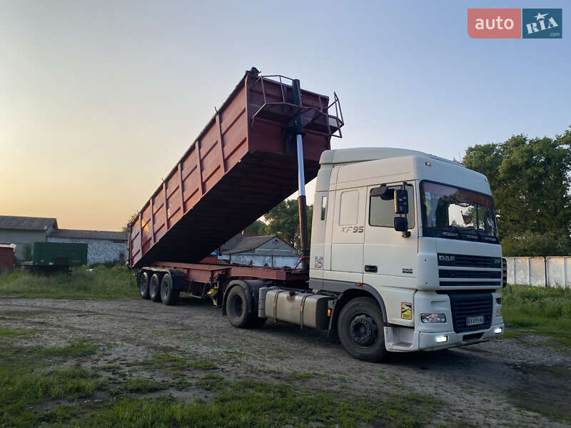 Тягач DAF XF 2005 в 