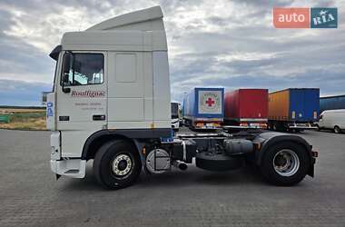 Тягач DAF XF 2001 в 