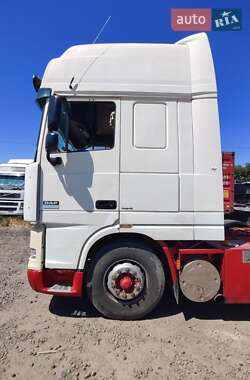Тягач DAF XF 2001 в 