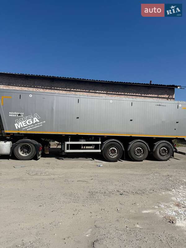 Самосвал DAF XF 2015 в Днепре