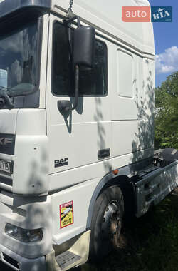 Тягач DAF XF 2004 в 