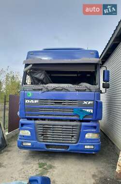 Тягач DAF XF 2003 в 