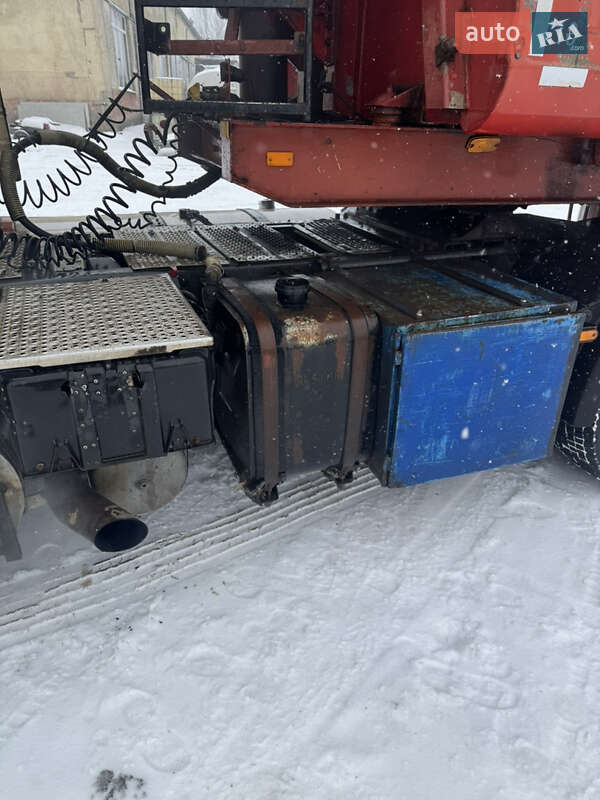 Тягач DAF XF 1999 в Староконстантинове