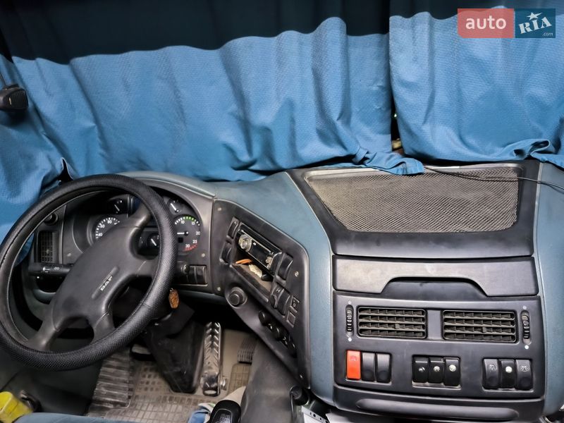 Тентований DAF XF 2004 в Кам'янському