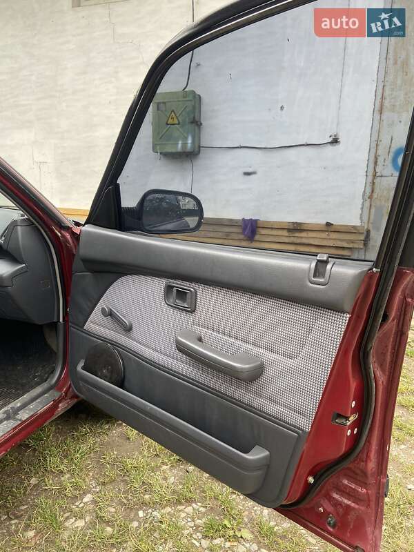 Ліфтбек Daihatsu Applause 1991 в Надвірній