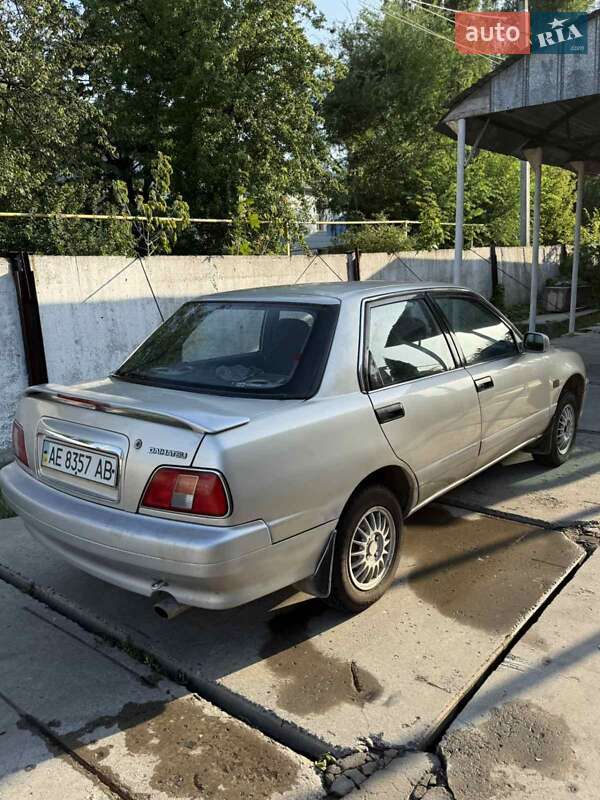 Лифтбек Daihatsu Applause 1999 в Днепре