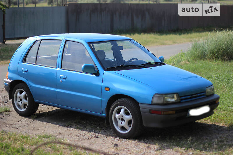 Хэтчбек Daihatsu Charade 1984 в 
