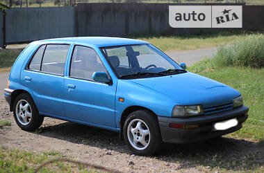 Хэтчбек Daihatsu Charade 1984 в 