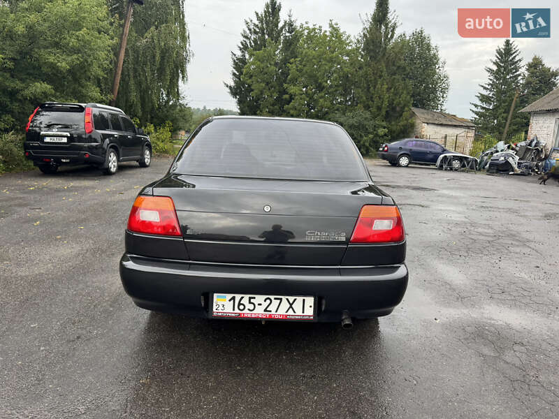 Седан Daihatsu Charade 1996 в Хмельницком