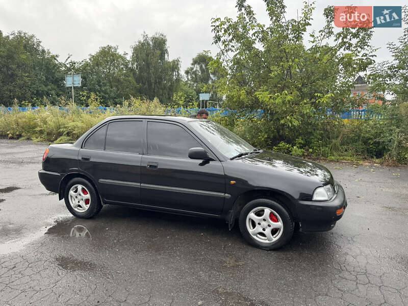 Седан Daihatsu Charade 1996 в Хмельницком