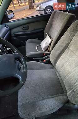 Хэтчбек Daihatsu Charade 1994 в 