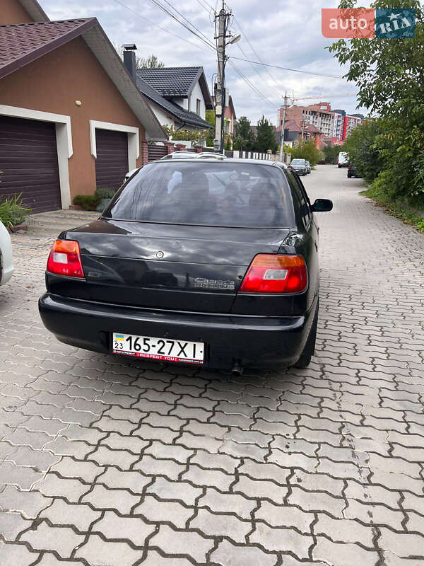 Седан Daihatsu Charade 1996 в Хмельницком