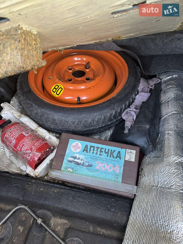 Седан Daihatsu Charade 1996 в Хмельницком