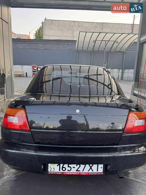 Седан Daihatsu Charade 1996 в Хмельницком
