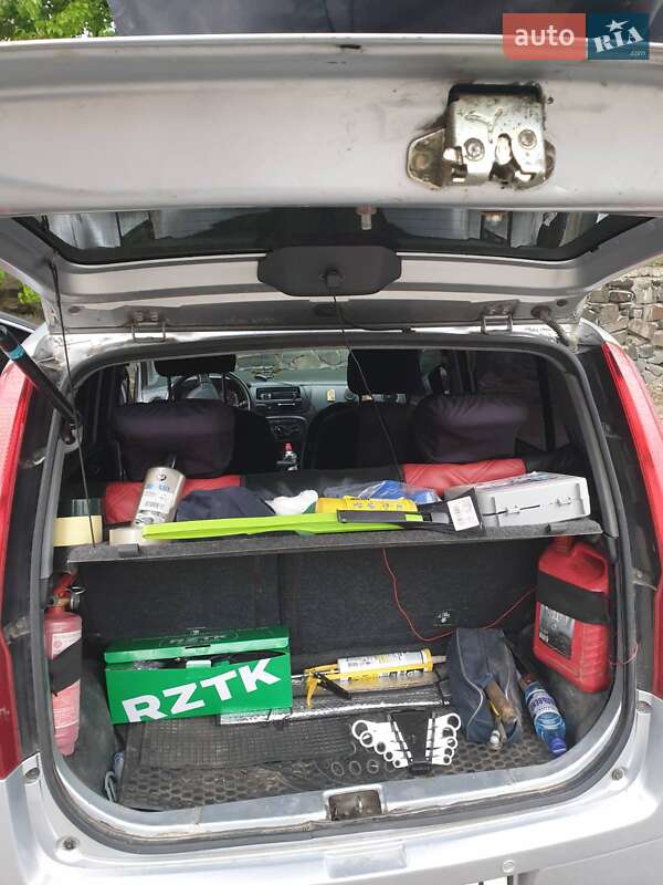 Хэтчбек Daihatsu Cuore 2005 в Ровно