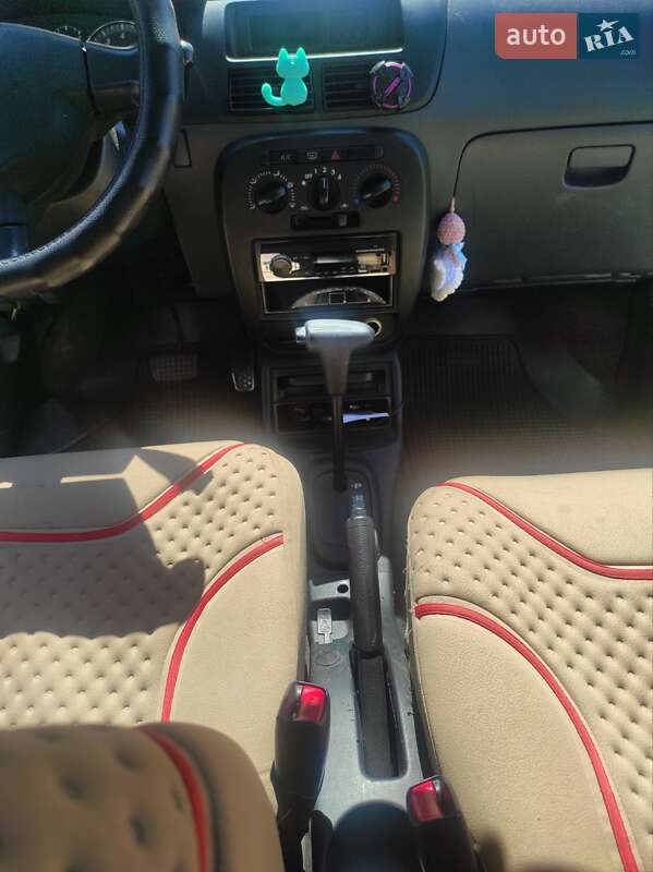 Хэтчбек Daihatsu Cuore 2005 в Кривом Роге