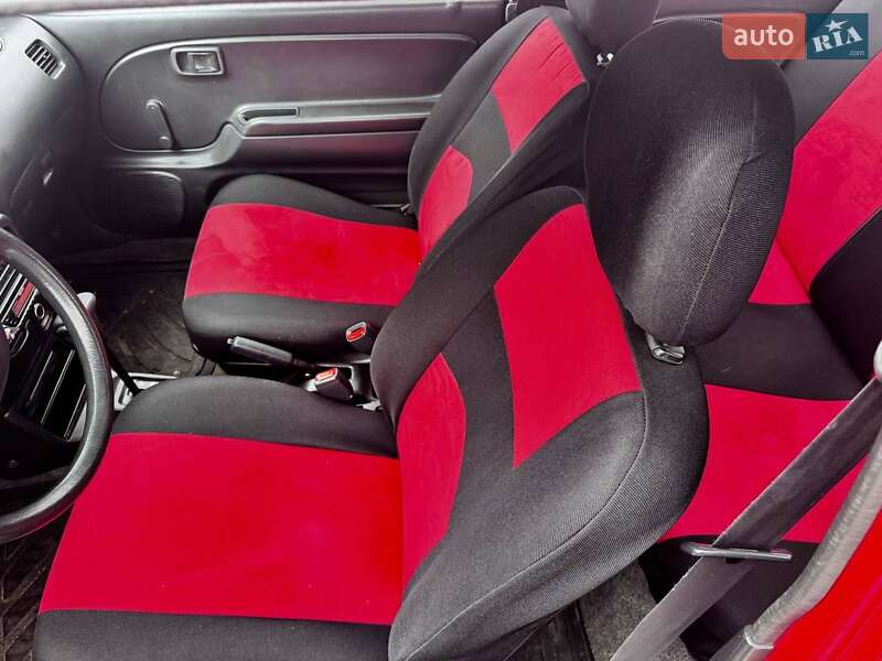 Хэтчбек Daihatsu Cuore 2001 в Борисполе