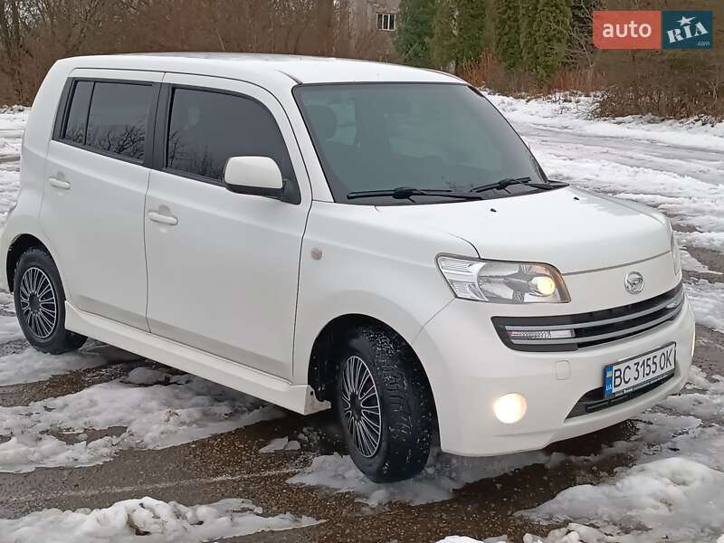 Седан Daihatsu Materia 2008 в Новом Роздоле