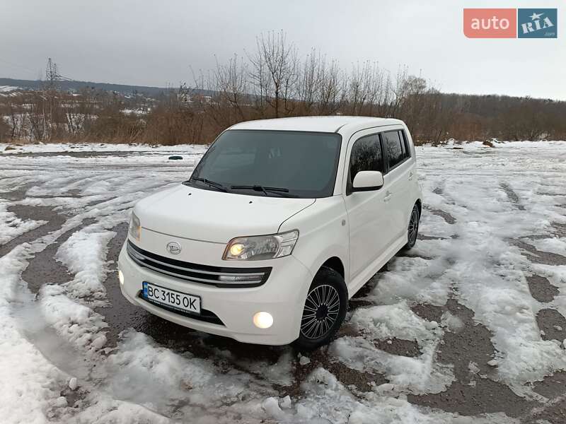 Седан Daihatsu Materia 2008 в Новом Роздоле