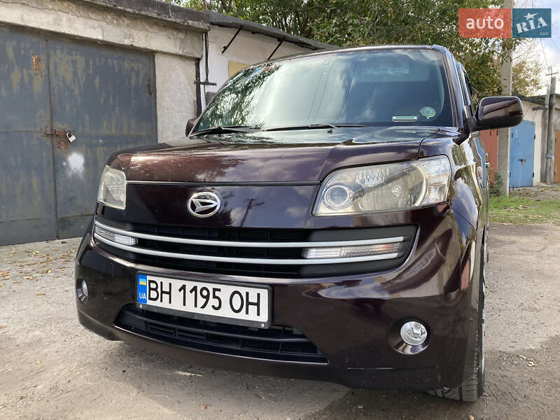 Минивэн Daihatsu Materia 2007 в 