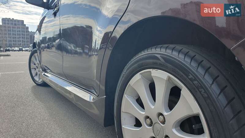 Хетчбек Daihatsu Materia 2007 в Києві