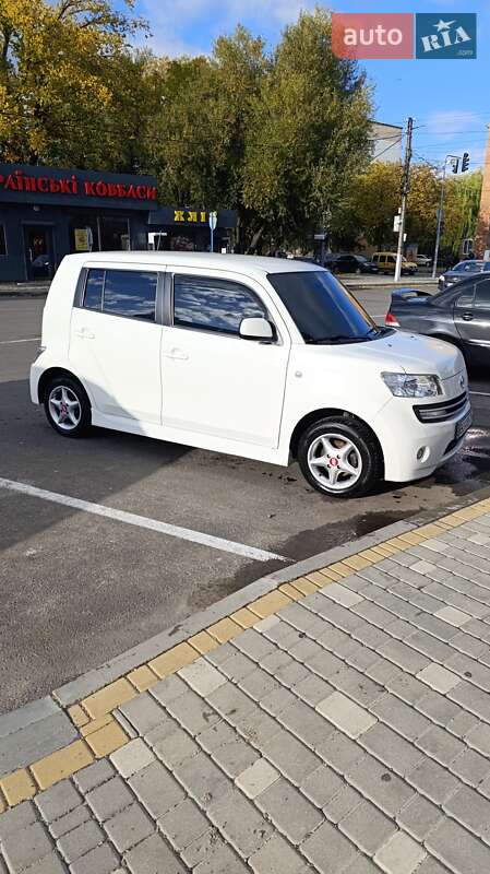 Хетчбек Daihatsu Materia 2009 в 