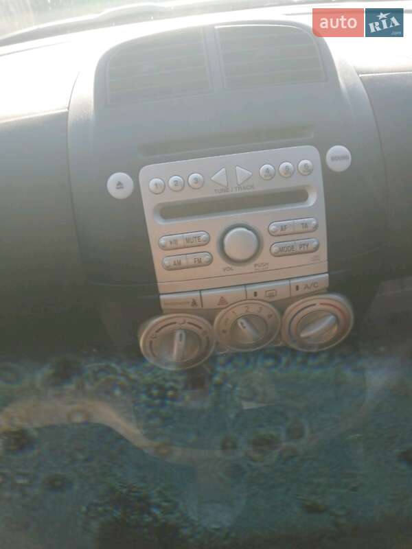 Хэтчбек Daihatsu Sirion 2005 в Киеве фото 2 Хэтчбек Daihatsu Sirion 2005 в Киеве