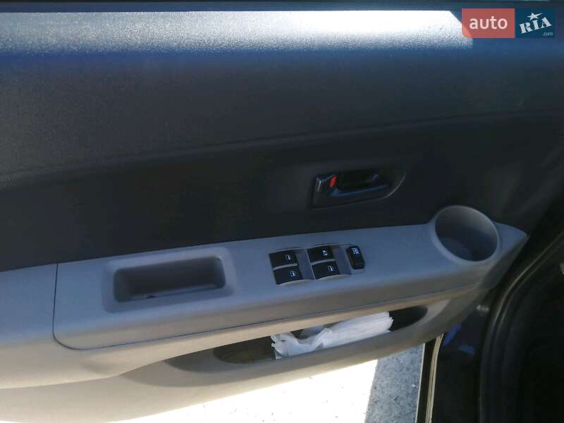 Хэтчбек Daihatsu Sirion 2005 в Киеве фото 11 Хэтчбек Daihatsu Sirion 2005 в Киеве